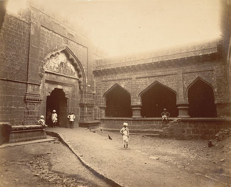 File:Teen darwaza panhala.jpg