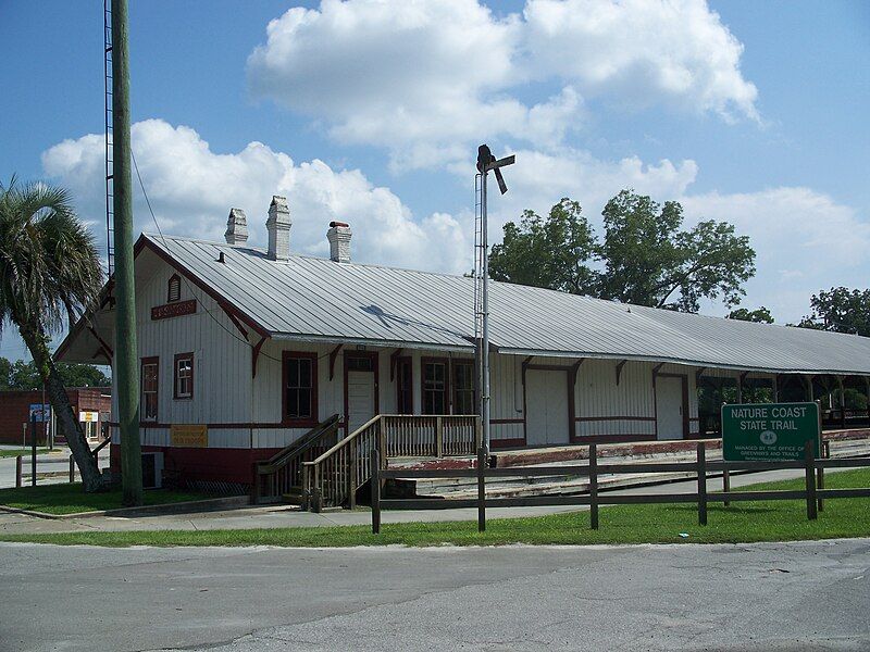 File:Trenton Depot02.jpg