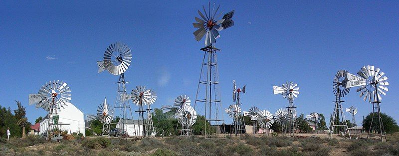 File:WindmillMuseumLoeriesfontein01.jpg