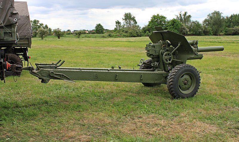 File:122-mm-Haubitze M-30.JPG