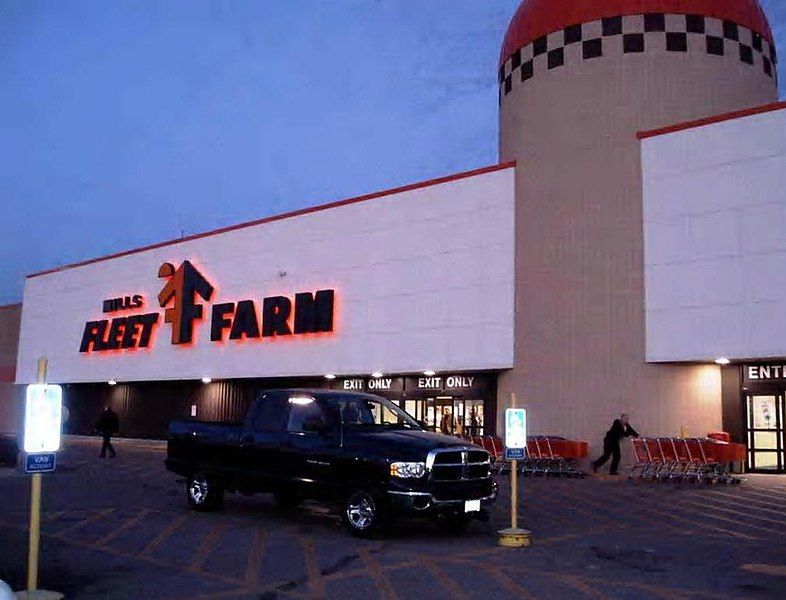 File:AppletonFleetFarm 11-25-2006.jpg