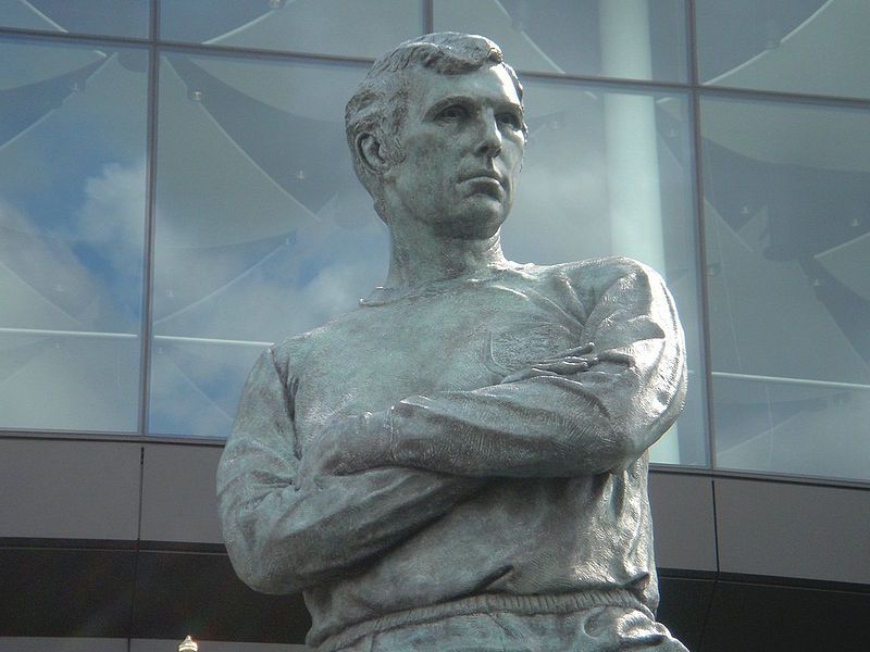 File:BobbyMooreStatueWembley.JPG