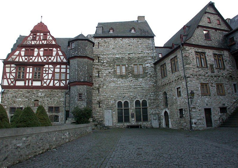 File:Burg Limburg südost.jpg