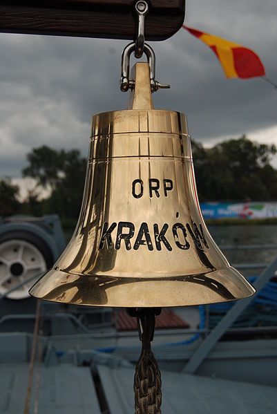 File:Dzwon ORP Kraków.JPG