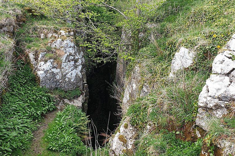 File:Eldon Hole Ravine.jpg