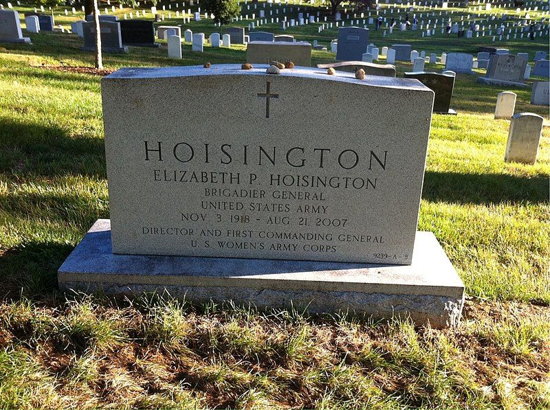 File:Elizabeth Hoisington grave.jpg