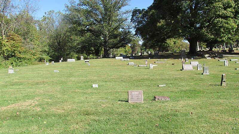 File:HillsboroCemetery46.JPG