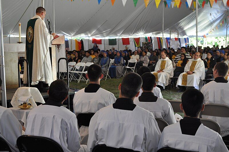 File:Institute-of-the-incarnate-word-youth-festival.jpg