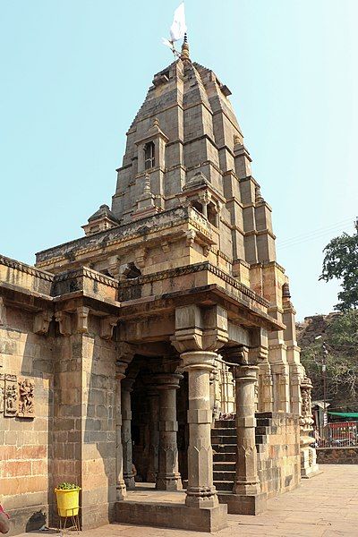 File:Mamleshwar Temple 01.jpg