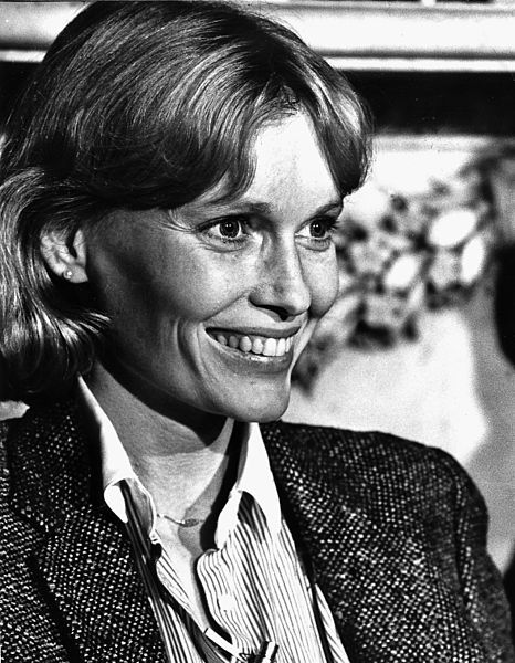 File:Mia Farrow -1980.jpg