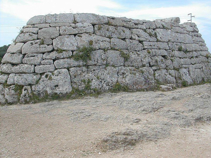 File:Naveta Tudons.jpg