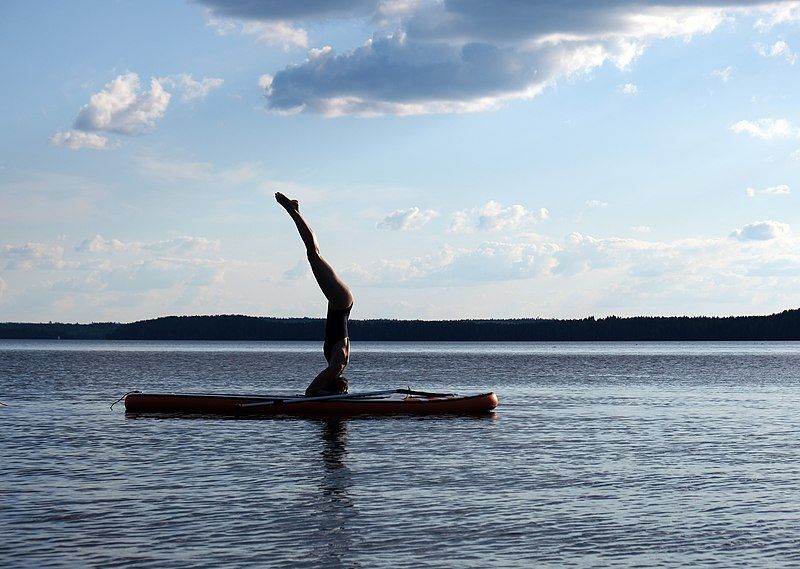 File:Paddleboard yoga.jpg