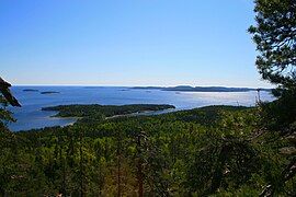 The islands of Tärnättholmarna, in the background, are now in fact peninsulas.