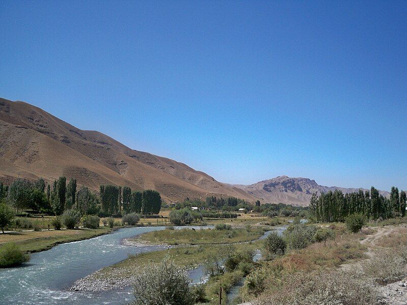 File:Xoʻjabaqirgʻon River, Layli.jpg