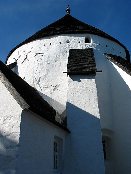 File:Østerlars-kirke-2003-b.jpg