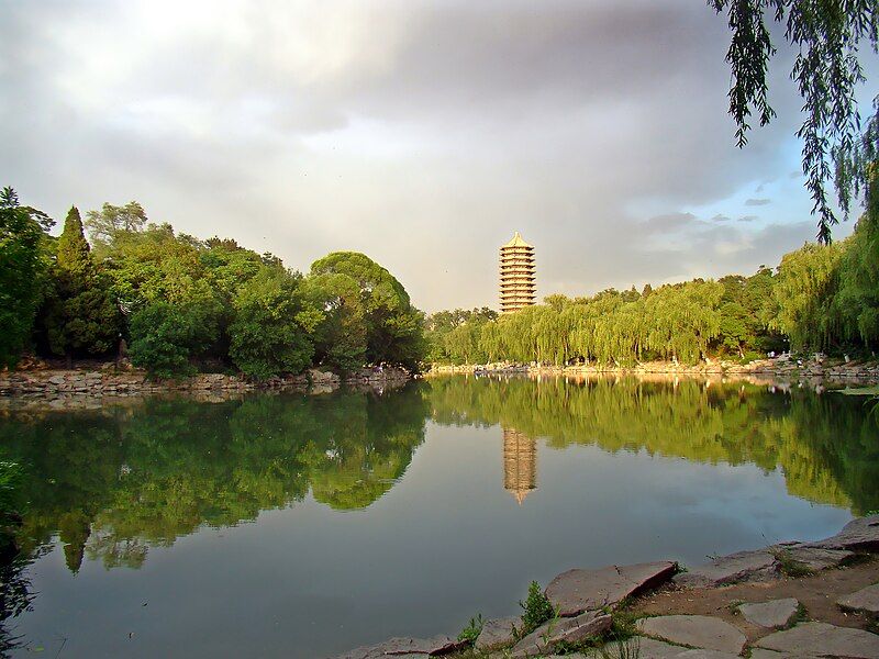 File:未明湖畔, HDR.jpg