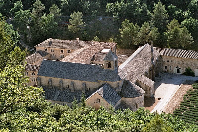 File:Abbaye-senanque-gordes-iso.jpg