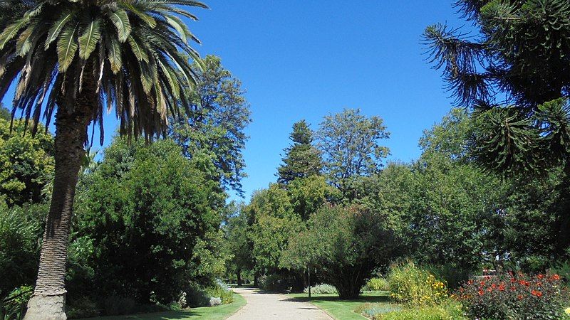 File:Benalla Botanic Gardens.JPG