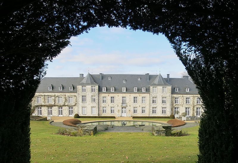 File:Château de Ramezée.jpg