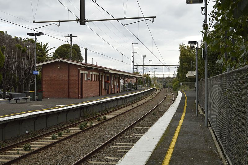 File:Chatham Railway Station.jpg