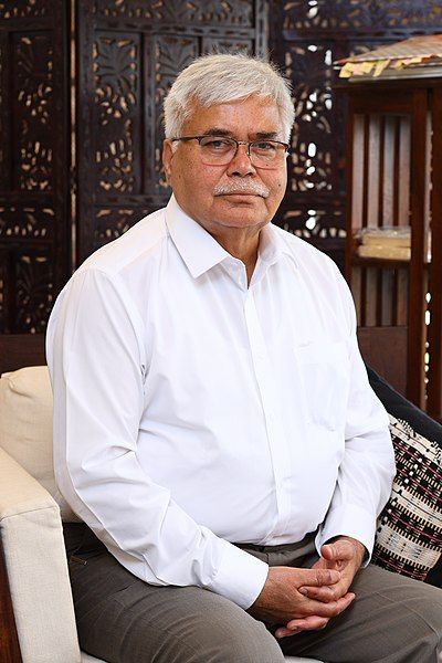 File:Dr. R.S. Sharma.jpg