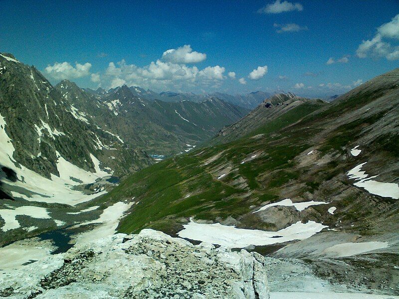 File:Gadsar lake.jpg