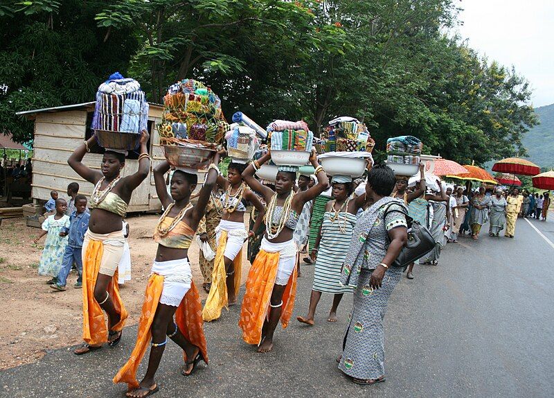 File:Have Agadevi Procession.jpg