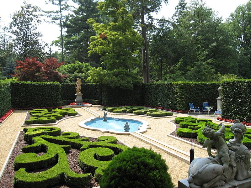 File:Hillwood Estate 1.JPG