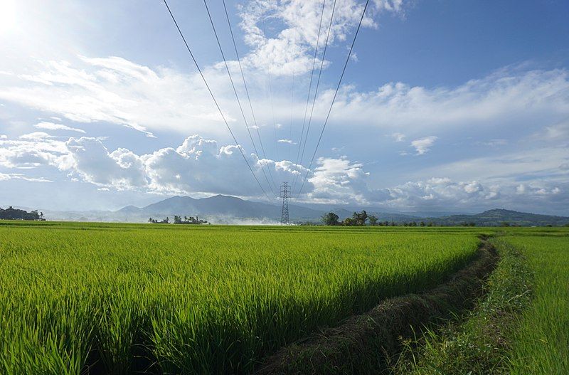 File:Kalatungan Mountains.jpg