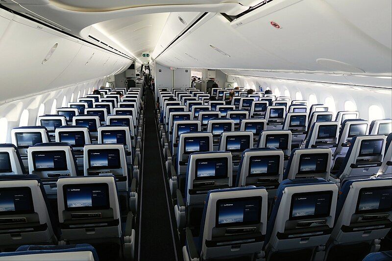 File:Lufthansa 787 economy.jpg