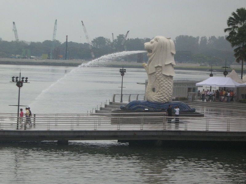 File:Merlion Park4.JPG