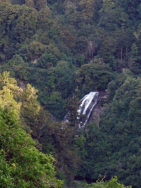 File:Mokau Falls.JPG