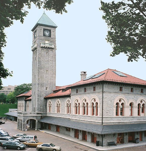 File:Mount Royal Station.jpg