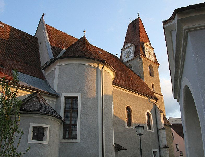 File:PfarrkircheKrieglach.jpg