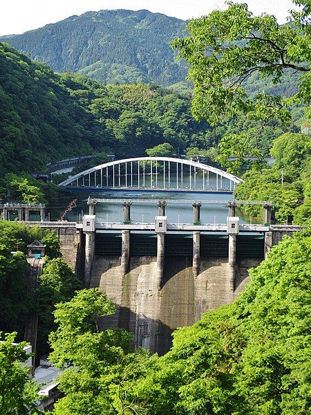 File:Sagami Dam.jpg