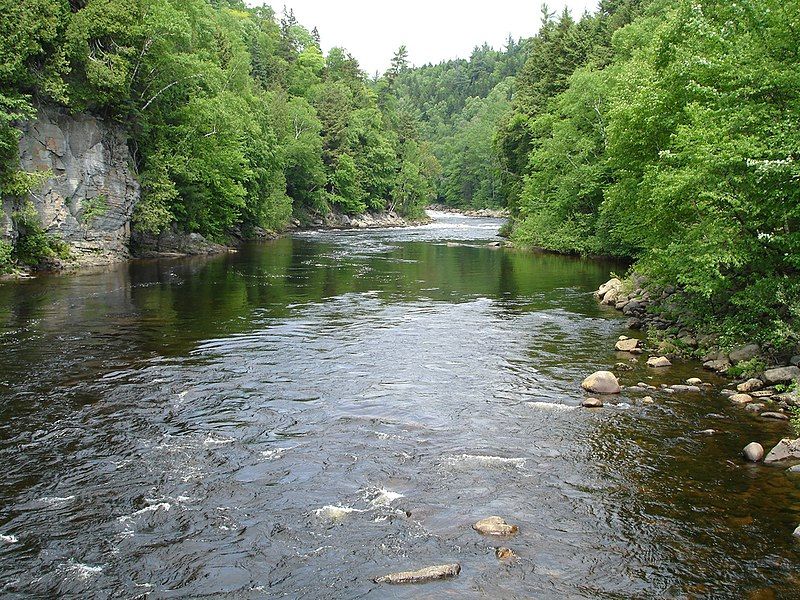 File:Saint-Anne-du-Nord River.jpg