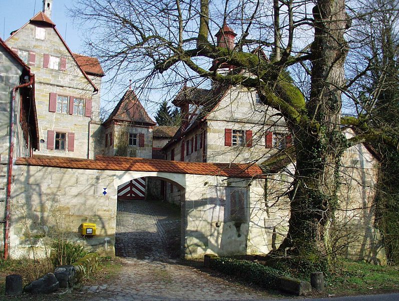 File:SchlossGruensberggross.jpg