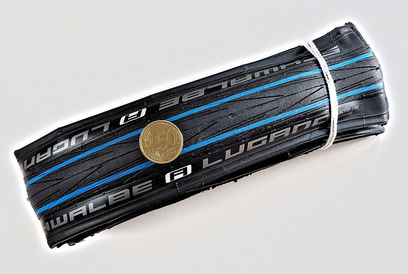 File:Schwalbe Lugano 700×25.jpg