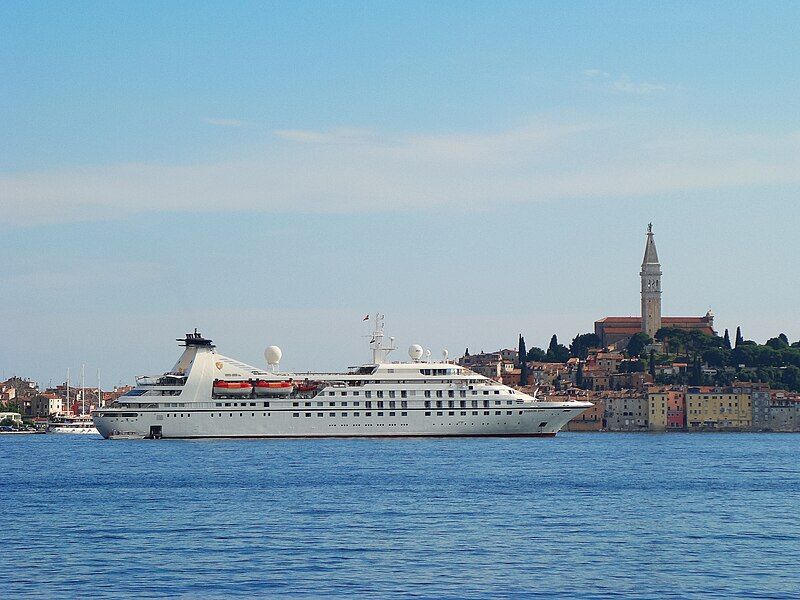 File:Seabourn Spirit Rovinj.JPG