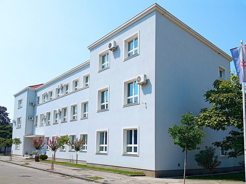 File:Srednja skola Capljina.jpg