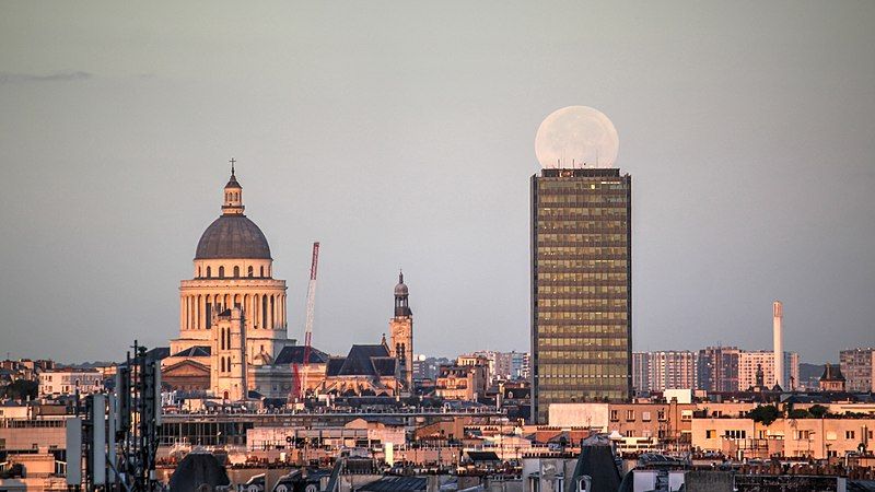 File:Tour Zamanski Lune.jpg