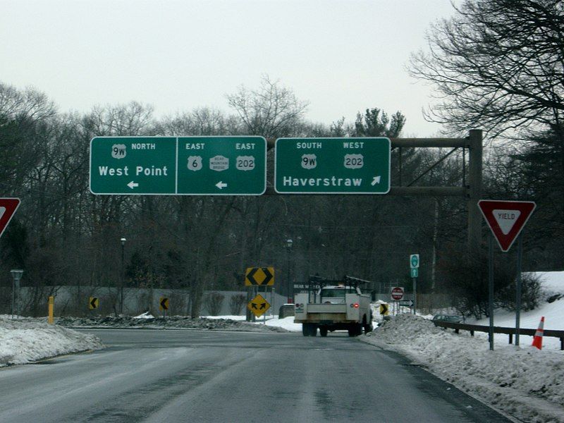 File:US9WBearMountainCircle.jpg