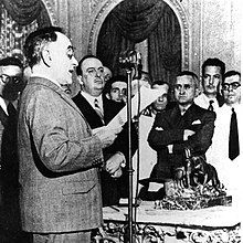 Getúlio Vargas addresses the Brazilian public by radio.